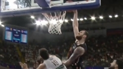 Η καρφωματάρα του «Μamu» βρέθηκε στην κορυφή του TOP 10 του Eurobasket (vid)