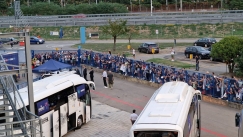 «Παράνοια» για τον Γιάννη Αντετοκούνμπο έξω από το Mediolanum Forum (vid)