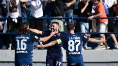Φάουλ αλά... Ντέιβιντ Μπέκαμ ο Άοσμαν και 2-0 ο Ιωνικός (vid)