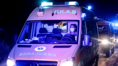 Άγριος καυγάς με μπουνιές έξω από μπαρ της Κοζάνης: Στο νοσοκομείο αυτός που πήγε να τους χωρίσει