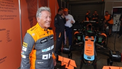 O Μάριο Αντρέτι oδήγησε μονοθέσιο της Formula 1 στα 82 του χρόνια (vid)