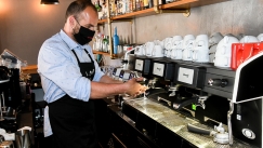 «Εγκεφαλικό» για ιδιοκτήτη καφέ στην Πάτρα με τον λογαριασμό ρεύματος: Του ήρθε 17.900 ευρώ