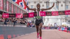 O Άμος Κιπρούτο νικητής στον μαραθώνιο του Λονδίνου, στην 5η θέση ο Μπεκέλε