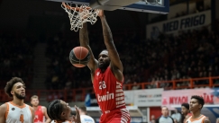 Ο Ολυμπιακός έκανε ονειρεμένο πρώτο δεκάλεπτο στην Πάτρα με 39 πόντους, 10/11 δίποντα και 6/7 τρίποντα! (vids)