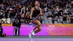 Η Γκαρσία στον δρόμο της Σάκκαρη στα ημιτελικά του WTA Finals
