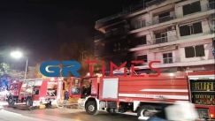 Μεγάλη φωτιά σε κατάστημα με χαλιά στη Θεσσαλονίκη (vid)