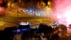 Εκατοντάδες οπαδοί της Μαρσέιγ... συνόδευσαν την αποστολή στο «Βελοντρόμ» για τον τελικό πρόκρισης με την Τότεναμ (vid)