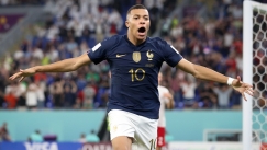 Ο Μπαπέ πανηγύρισε την πρόκριση φορώντας την φανέλα του Χακίμι! 