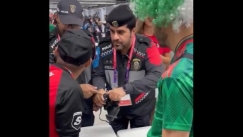 Οπαδός προσπάθησε να βάλει κρυφά αλκοόλ στο στάδιο κρύβοντάς το σε κιάλια! (vid)