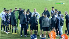 Ο Νταμπράουσκας μάζεψε τους παίκτες του ΟΦΗ στον αγωνιστικό χώρο μετά την ήττα από τον Ιωνικό (vid)