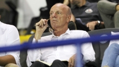 Μπένετ για το ντέρμπι της Λεωφόρου: «Ο VAR παρενέβη επειδή καταλογίστηκε φάουλ, όπως όλοι είδαν η παράβαση ήταν εντός περιοχής»