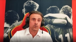 Λουίς Ενρίκε: «Στα ρεπό μου περπατώ με την οικογένειά μου, με τα σκυλιά μου και αθλούμαι» (vid)