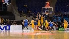 Ο Γιάνκοβιτς σταματάει εμφατικά τον Μπίλαν (vid)