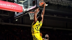 Κώστας Αντετοκούνμπο: «Δεν ξέρω αν ο Γιάννης είναι Ολυμπιακός...» (vid)