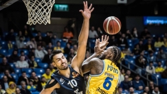 Πρωταχρονιάτικος περίπατος με +52 για την Μακάμπι