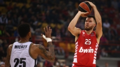 Μέρος της προπόνησης ο Πίτερς, παραμένει αμφίβολος με Φενέρμπαχτσε