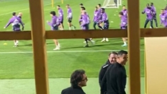 O Κριστιάνο επισκέφτηκε την προπόνηση της Ρεάλ Μαδρίτης στο Ριάντ (vids)