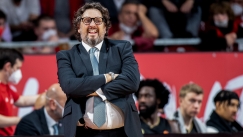 Τρινκιέρι για τον τραυματία Έβανς: «Μακάρι να μπορούσα να του δώσω το γόνατό μου»