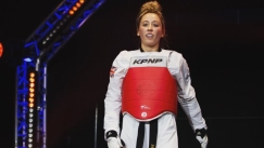 Η Τζέιντ Τζόουνς θέλει ένα ιστορικό χατ τρικ στο Παρίσι 2024