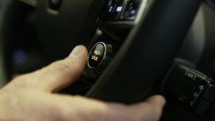 Το Renault Austral έχει τεχνολογία που αντιλαμβάνεσαι με την αφή (vid)