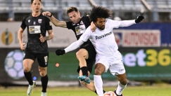 «Τουρτοπόλεμος» στα αποδυτήρια του ΠΑΟΚ από τον Μπίσεσβαρ (vid)