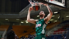 Ο Γιώργος Παπαγιάννης καρφώνει στο ματς Παναθηναϊκός - Μπάγερν.