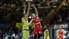 Ο Σλούκας πασάρει στους συμπαίκτες του