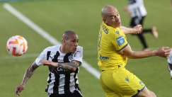 Εναέρια μονομαχία Μπαράλες με Μεγιάδο