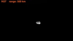 Εντυπωσιακές εικόνες του Δείμου, του μικρότερου δορυφόρου του Άρη, έστειλε στη Γη το διαστημικό σκάφος Hope 