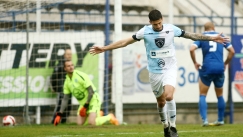 Ο Κουϊρουκίδης πανηγυρίζει το γκολ του κόντρα στο Αιγάλεω