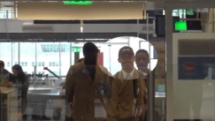 Ο Σανέ έδειξε να προσπαθεί να κρύψει το χείλος του κατά την άφιξη της Μπάγερν