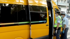 Συνελήφθη χωρίς άδεια οδηγός λεωφορείου που μετέφερε 40 μαθητές: Την είχε χάσει λόγω μέθης και επίθεσης σε αστυνομικούς