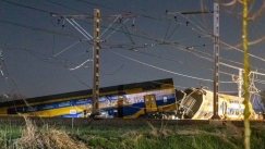 Εκτροχιάστηκε τρένο στην Ολλανδία: Δεκάδες τραυματίες (vid)