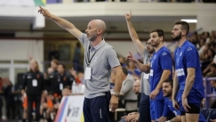 Ο Γιώργος Ζαραβίνας δίνει οδηγίες στην εθνική