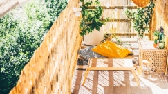 Τα απαραίτητα της βεράντας: Οι αγορές που πρέπει να κάνεις για να υποδεχθείς το καλοκαίρι στο σπίτι