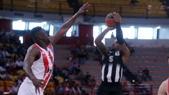 Ο Ράιλι εκτελεί μπροστά στον Φαλ