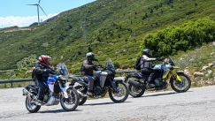 Aprilia Tuareg, Honda Transalp & Suzuki V-Strom κοντράρονται σκληρά στη μεσαία περιοχή