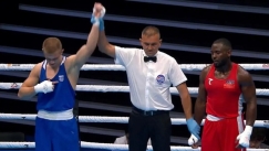 Ο Τσαμαλίδης υποδεικνύεται από τον διαιτητή ως νικητής