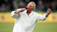 Πέθανε ο τραγουδιστής Γιάννης Βογιατζής (vids)