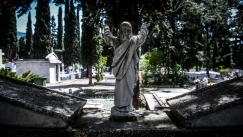 Σάλος με τη σορό ξένης γυναίκας στην Αχαΐα: «Άνοιξε το φέρετρο και είδαμε μια άλλη»