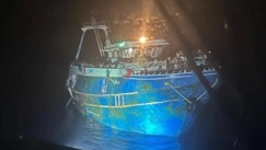 Συνεχίζονται οι έρευνες στη θαλάσσια περιοχή του ναυαγίου: Προθεσμία να απολογηθούν ζήτησαν οι 9 συλληφθέντες (vid)