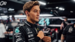 Τη γλίτωσε με επίπληξη ο Ράσελ (vid)