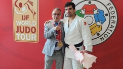 O Θοδωρής Τσελίδης με το χάλκινο μετάλλιο στο γκραν σλαμ του Καζακστάν