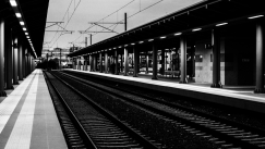 Τρένο συγκρούστηκε με αυτοκίνητο στην Ιερά Οδό: Σπεύδει αστυνομία και ΕΚΑΒ