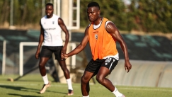 Ο Άλι Σαμάτα στην προπόνηση του ΠΑΟΚ