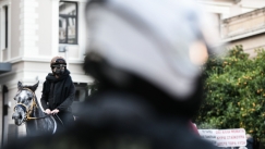 Αποκάλυψη Μηταράκη: Έρχονται αστυνομικοί με άλογα στο κέντρο της Αθήνας