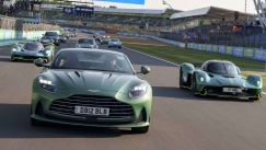 H Aston Martin έκανε κατάληψη στην πίστα του Σίλβερστον με 110 αυτοκίνητα (vid)