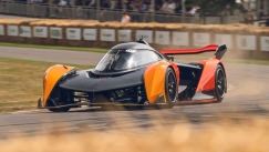 Η McLaren Solus GT νίκησε στην ανάβαση του Φεστιβάλ Ταχύτητας Γκούντγουντ (vid)