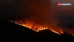 Ανεξέλεγκτη η φωτιά σε Μάνδρα και Κορινθία: Μάχη για να μη φτάσουν οι φλόγες στα διυλιστήρια της Motor Oil