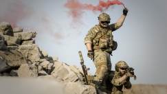 «Ο Μπάιντεν σκέφτεται να δώσει στην Ουκρανία βόμβες διασποράς»: Πόσο επικίνδυνες είναι και γιατί θεωρούνται τα πιο δόλια όπλα